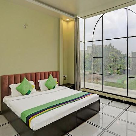 Expo View Residency Hotel Greater Noida Exterior photo